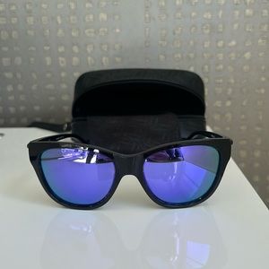 Oakley hold out polarized mirror sunglasses
